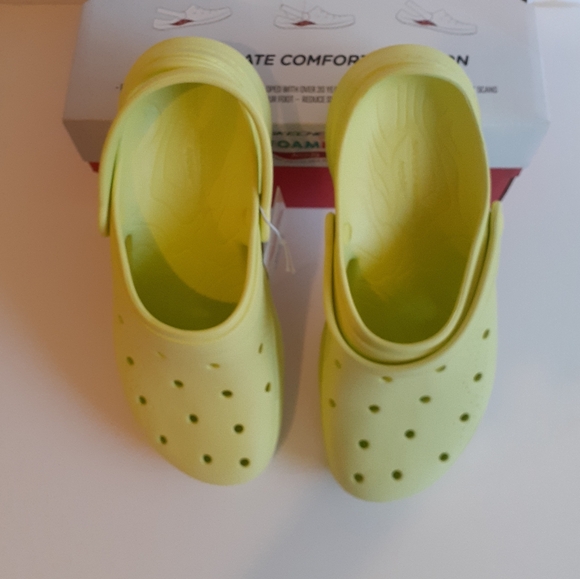 NEW! Women's Skechers Foamies Arch Fit "Lime" - Picture 4 of 4